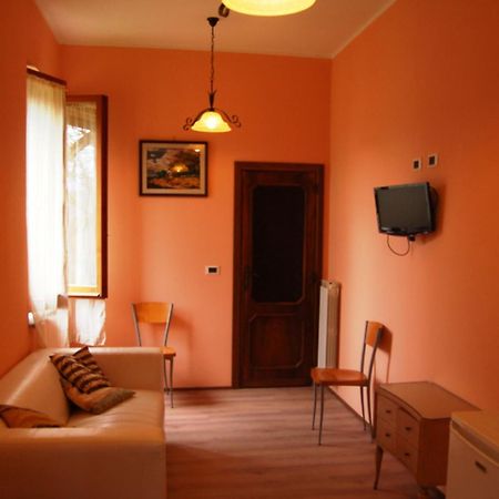 Hostal Borgo Nuovo San Martino Ambra Exterior foto