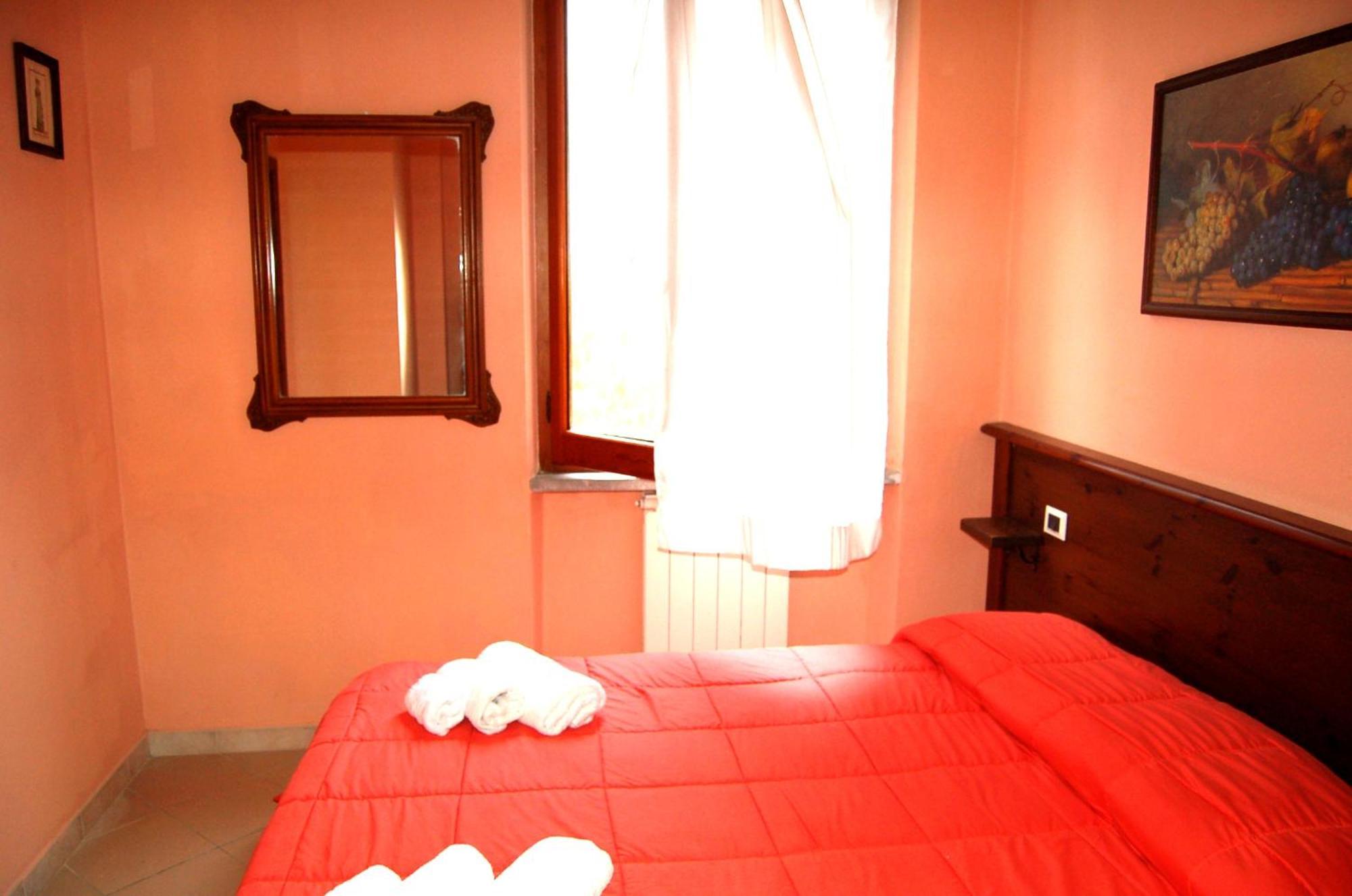 Hostal Borgo Nuovo San Martino Ambra Exterior foto