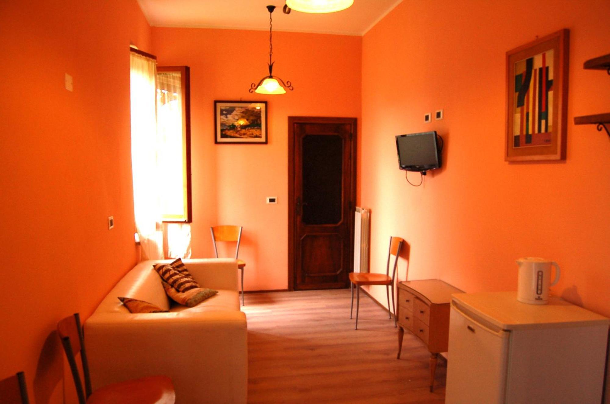 Hostal Borgo Nuovo San Martino Ambra Exterior foto