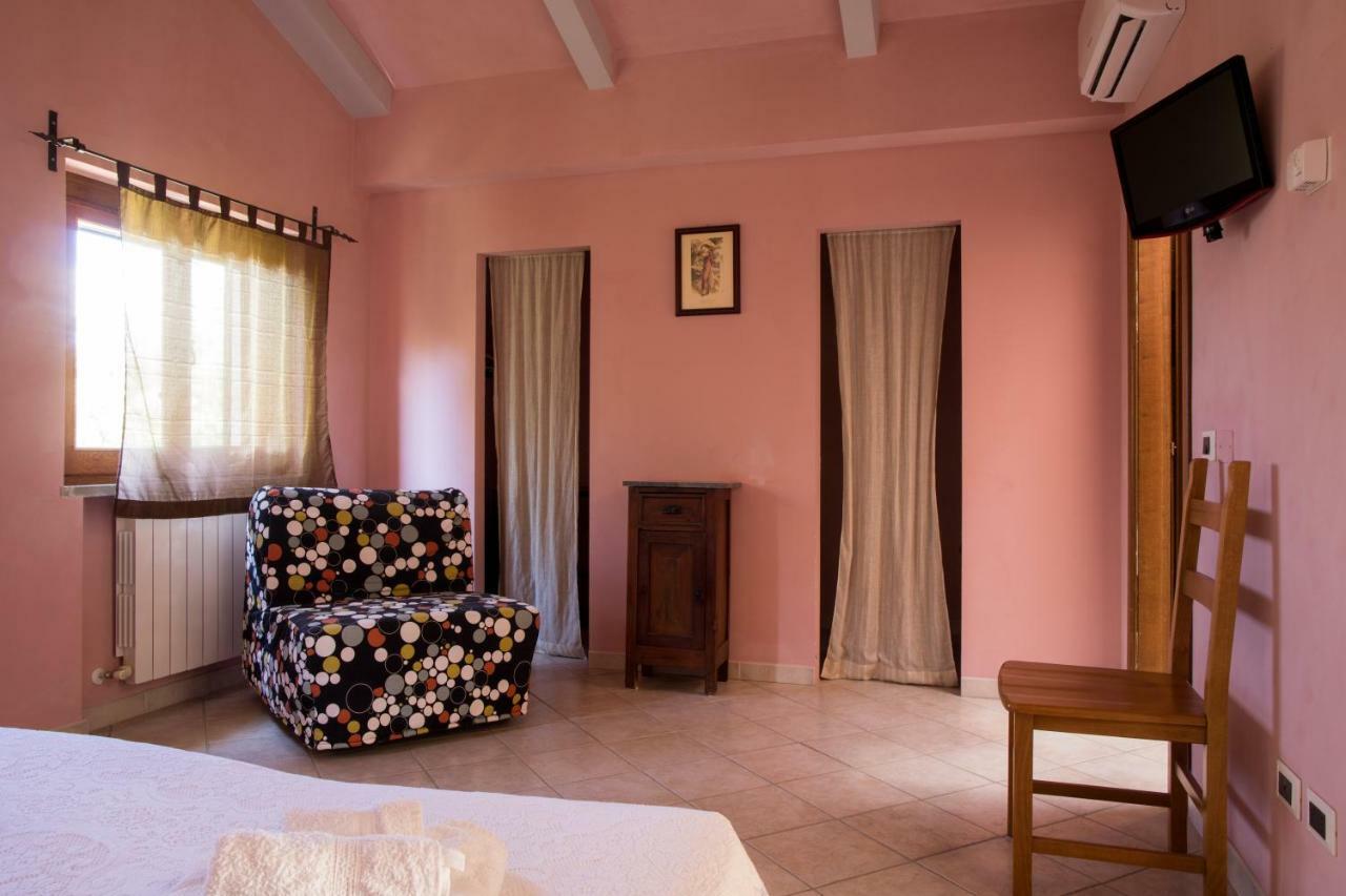 Hostal Borgo Nuovo San Martino Ambra Exterior foto