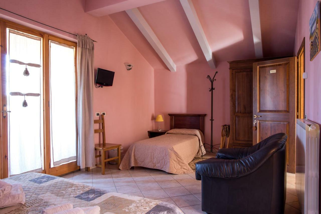 Hostal Borgo Nuovo San Martino Ambra Exterior foto
