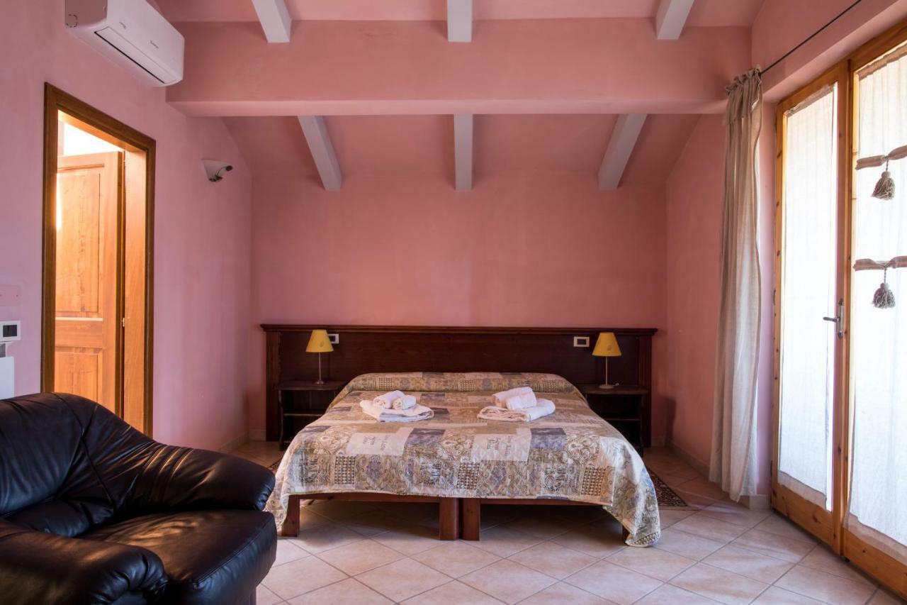 Hostal Borgo Nuovo San Martino Ambra Exterior foto